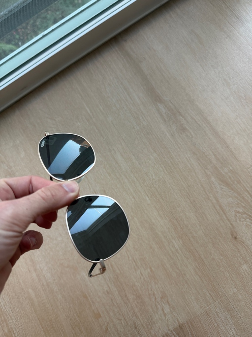 Quay Oversized Round Metal Sunglasses - Gold Frame with Dark Lenses - Picture 4 of 4